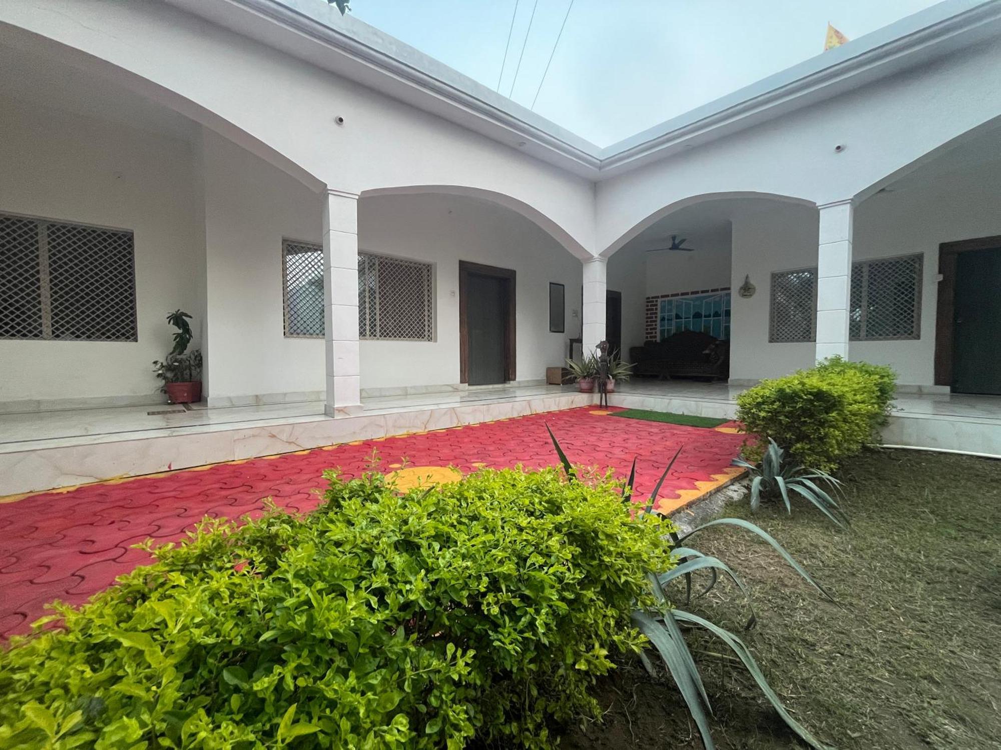קג'ורהו Sunrise Bed & Breakfast מראה חיצוני תמונה