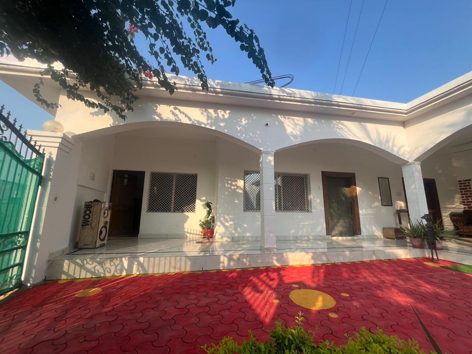 קג'ורהו Sunrise Bed & Breakfast מראה חיצוני תמונה