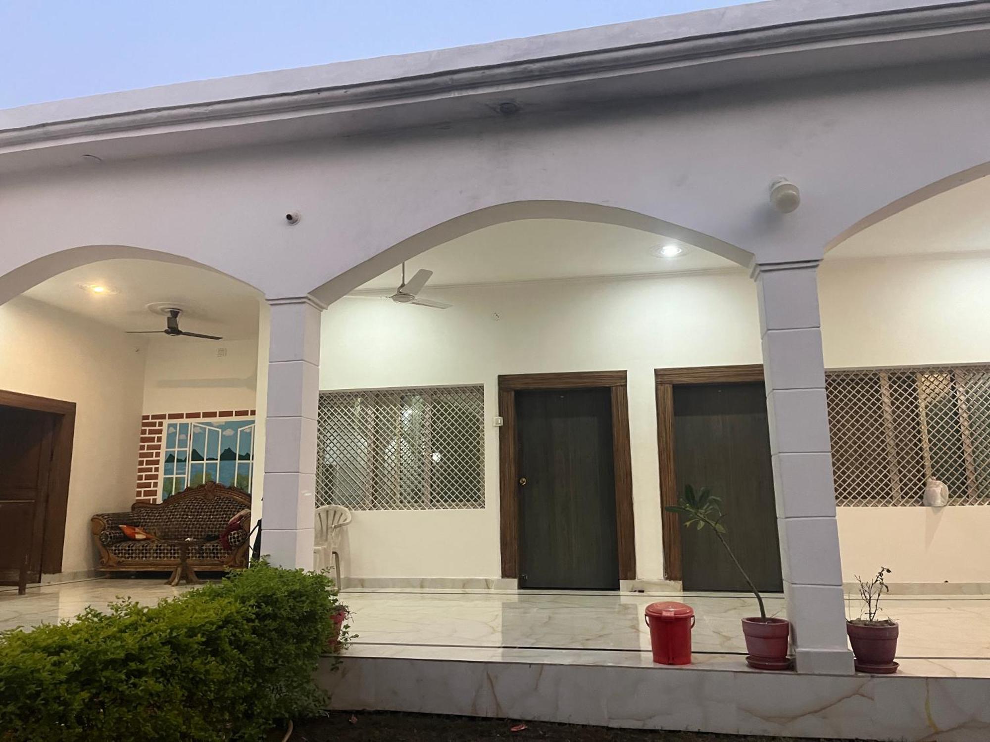 קג'ורהו Sunrise Bed & Breakfast מראה חיצוני תמונה