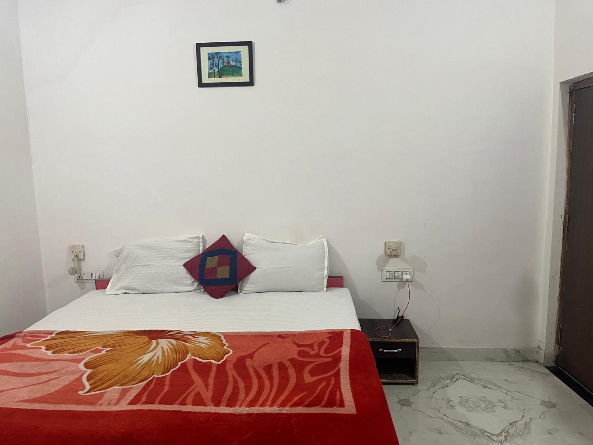קג'ורהו Sunrise Bed & Breakfast מראה חיצוני תמונה