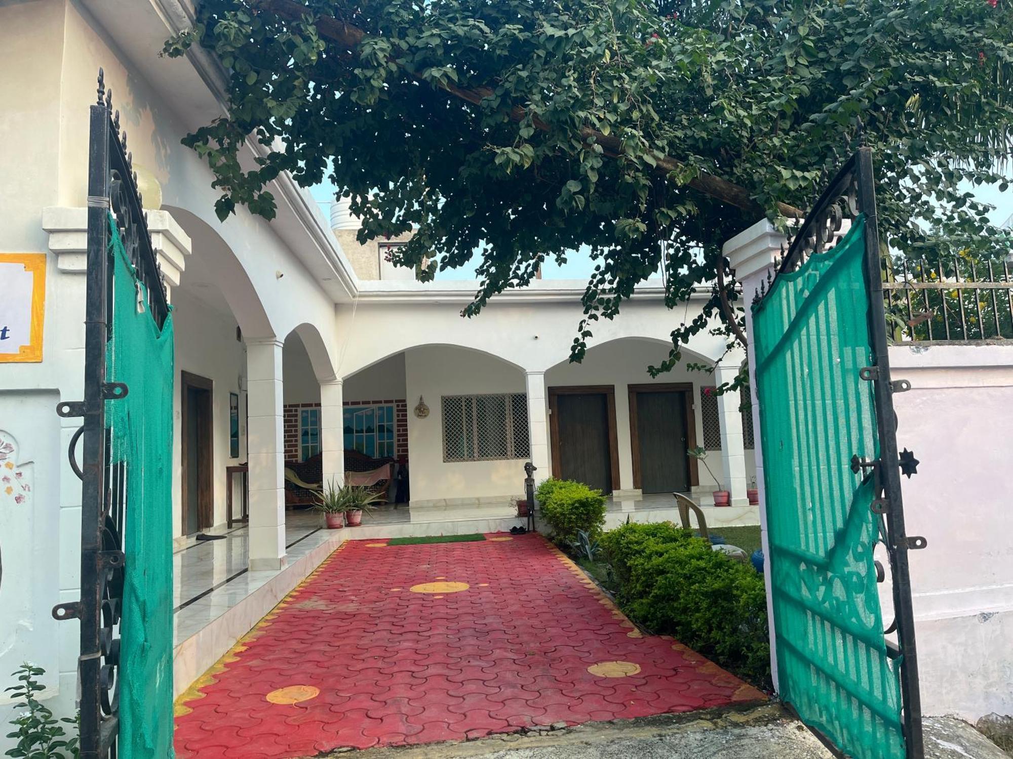 קג'ורהו Sunrise Bed & Breakfast מראה חיצוני תמונה