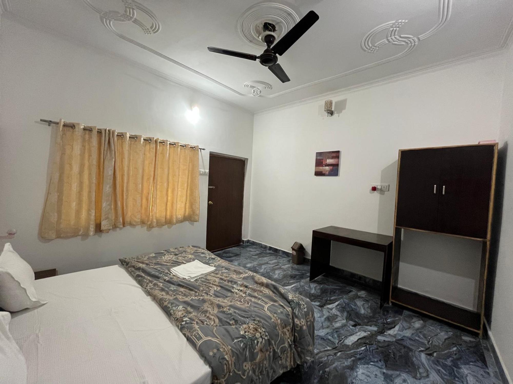 קג'ורהו Sunrise Bed & Breakfast מראה חיצוני תמונה