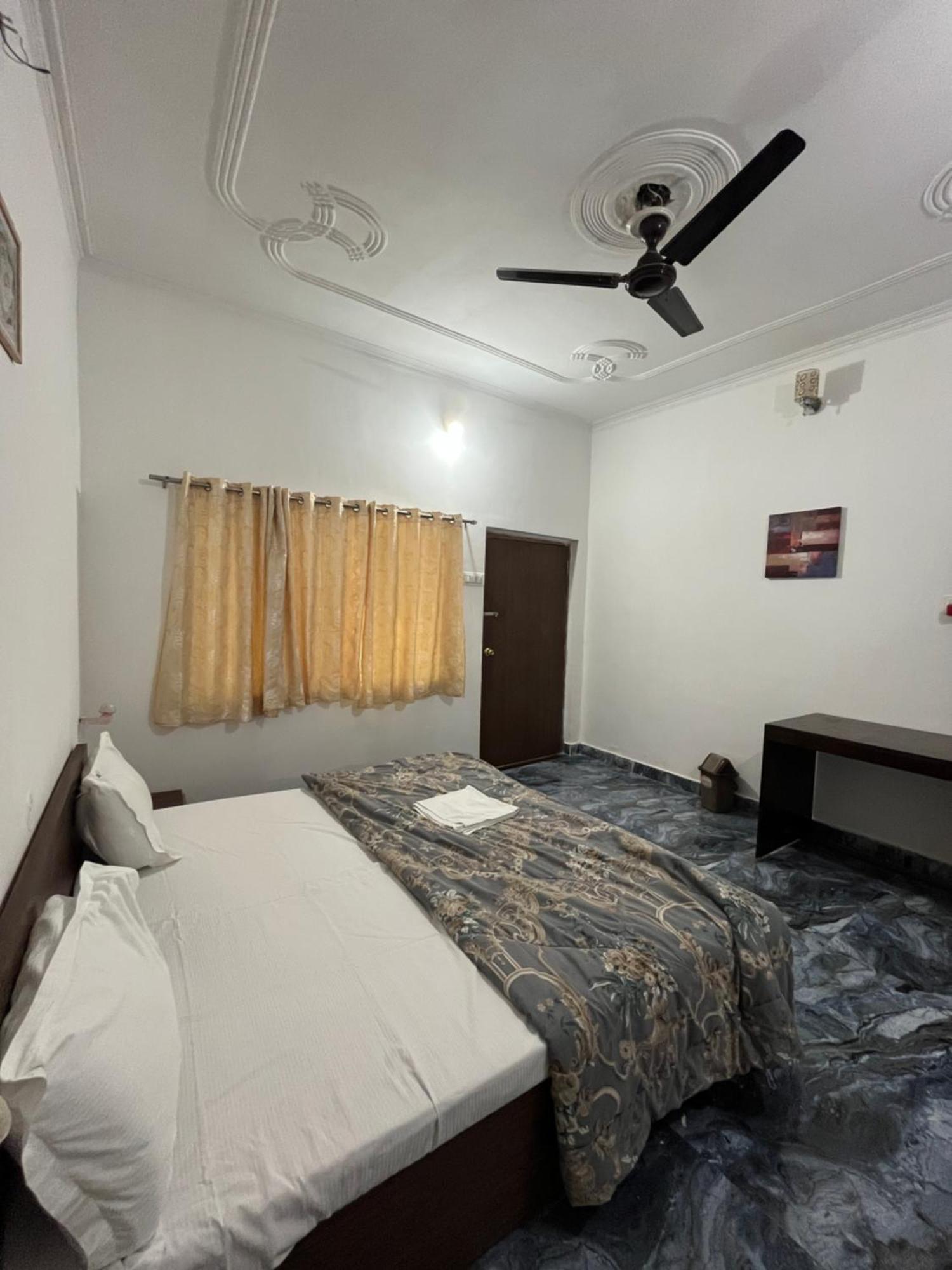 קג'ורהו Sunrise Bed & Breakfast מראה חיצוני תמונה