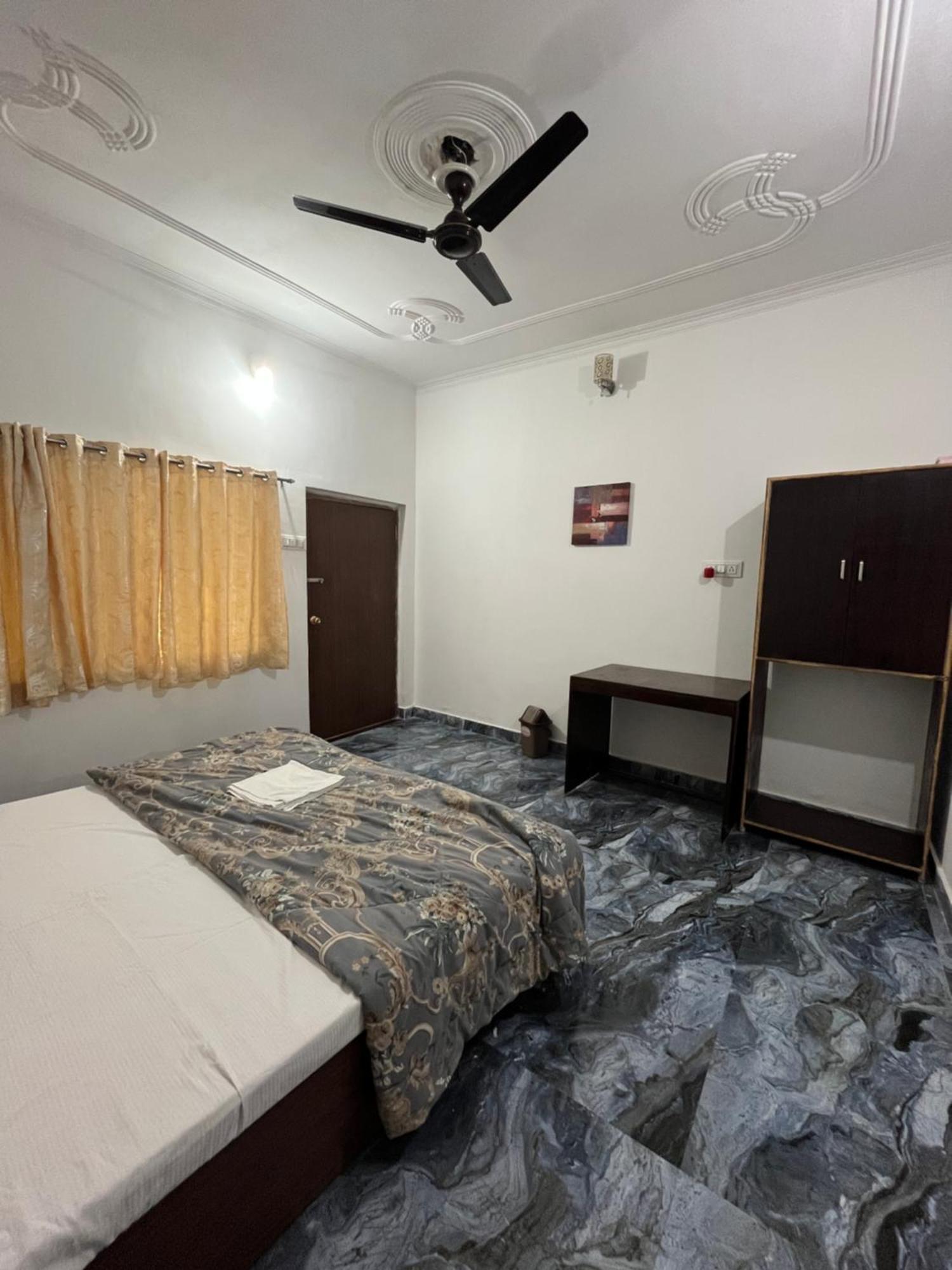 קג'ורהו Sunrise Bed & Breakfast מראה חיצוני תמונה