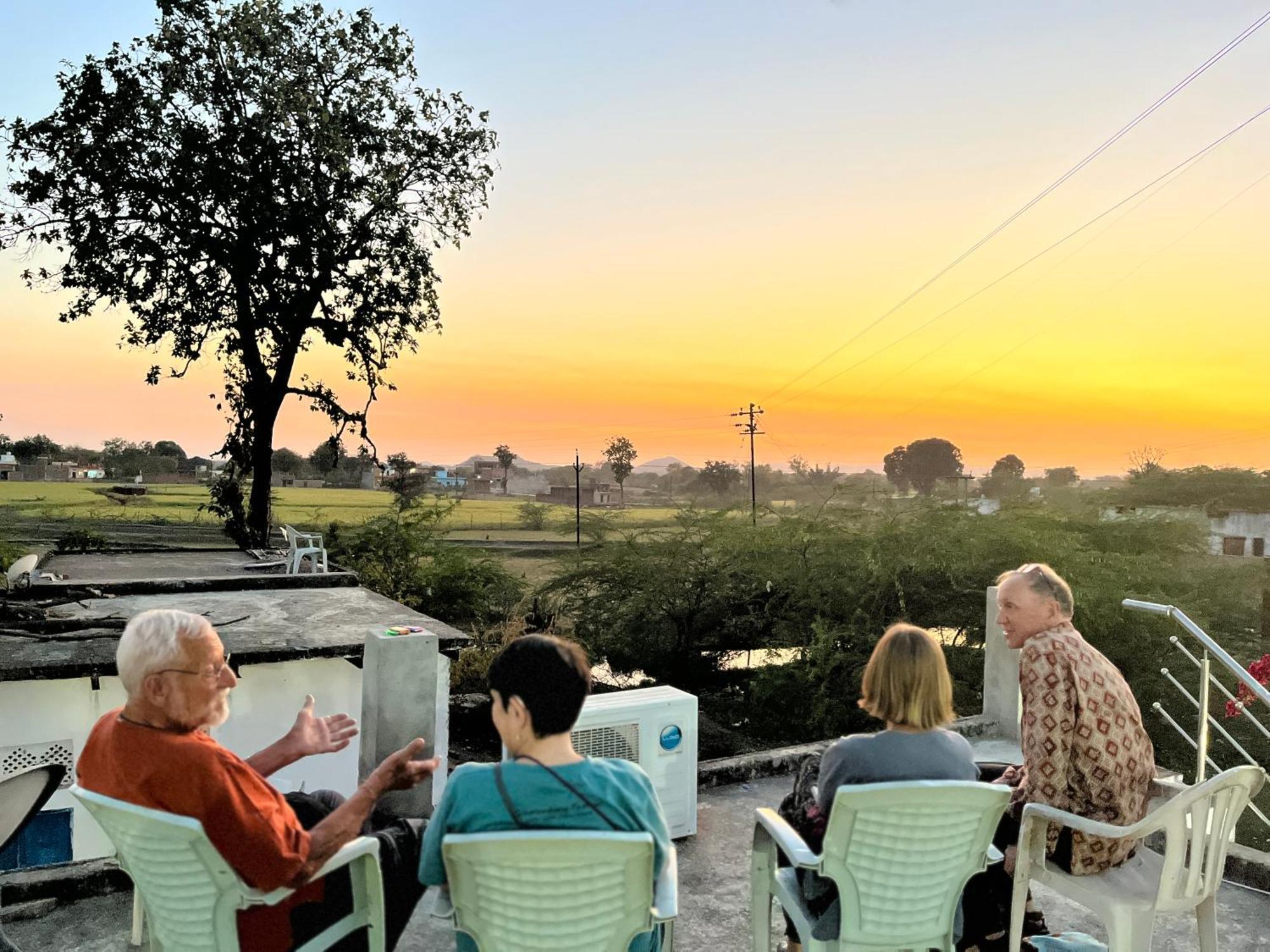 קג'ורהו Sunrise Bed & Breakfast מראה חיצוני תמונה