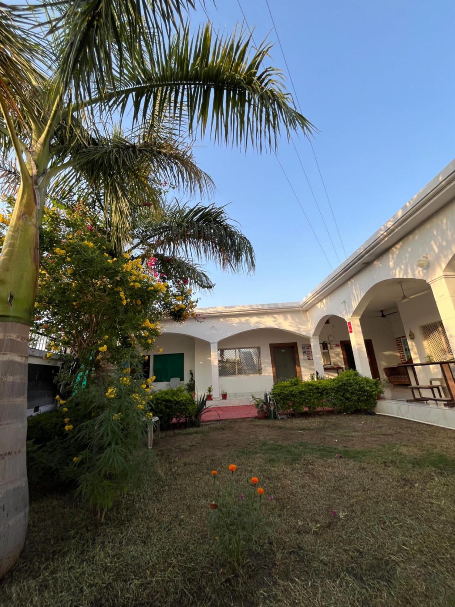 קג'ורהו Sunrise Bed & Breakfast מראה חיצוני תמונה